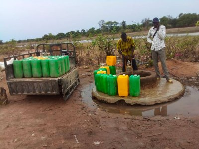 Côte d’Ivoire Pogo- frontière Mali : problème d’eau criard dans les ménages, des puits de fortune creusés au bord de retenue d'eau