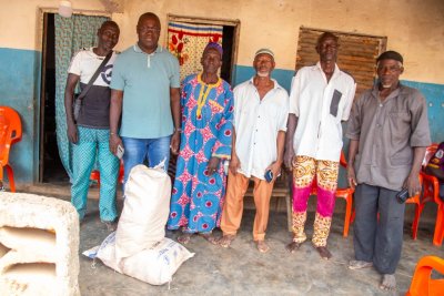 Côte d’Ivoire/Ramadan et Carême : un parlementaire offre des kits alimentaires à plus de 500 familles à Gueyo