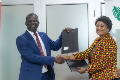 Côte d’Ivoire :  Save the Children et l’International Cocoa Initiative signent un protocole d’accord pour renforcer la protection des enfants dans les zones cacaoyères