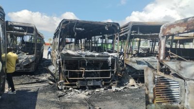 Côte d'Ivoire : un incendie ravage 19 bus au dépôt 9 de la SOTRA d’Abobo
