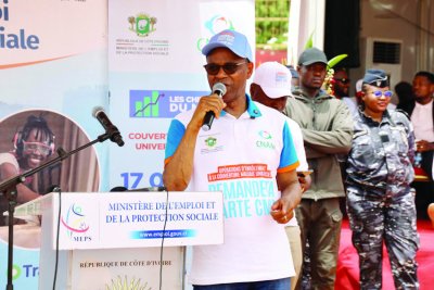 Dabou / Caravane de sensibilisation d’enrôlement et de distribution des cartes CMU, Le ministre Adama Kamara : « La CMU, c’est la solution santé pour tous, sans exception »