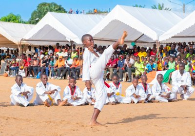 Décentralisation des infrastructures sportives : Adjé Silas Metch procède à la pose de la première pierre des agoras de Songon et de Dabou