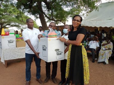 Des manuels et matériels informatiques offerts au groupe scolaire Cafétou d’Abengourou  