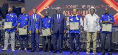 Des médailles d'honneur décernées à près de 200 agents d'une société d'assurance