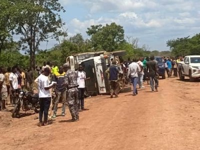 Deux morts et plus de 60 blessés dans le renversement d’un camion de militants du RHDP près de Bouna
