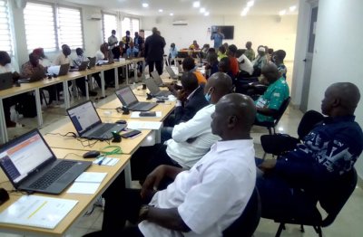 Digitalisation du permis de conduire: 100 moniteurs d'auto-écoles formés à Bouaké