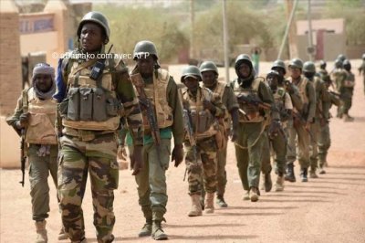 Diplomatie/ Après les attaques terroristes : la France demande à ses ressortissants de quitter '' temporairement '' le Mali 