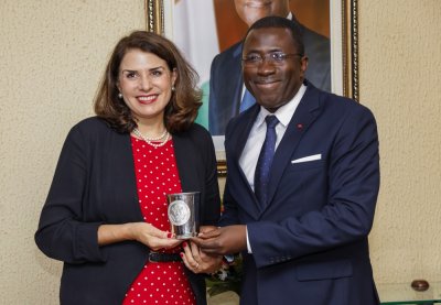 Diplomatie: Julietta Valls Noyes Secrétaire d'État adjoint des Etats-Unis en visite à Abidjan