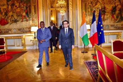 Diplomatie : les ministres Léon Adom et Stéphane Séjourné s'entretiennent au Quai d’Orsay