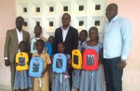 Célébration de la journée de l’excellence a Afféry: « des cartables solaires offerts  »