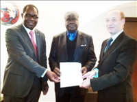 Offensive de Beugré Mambé en Europe: Des camions pompiers, des cars et du matériel de sécurité pour les Abidjanais