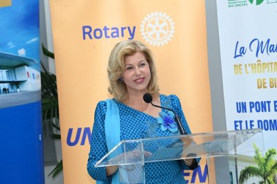 La Première Dame, Madame Dominique Ouattara, lors de la cérémonie de remise de dons du Rotary International : « Je me réjouis particulièrement de voir se renforcer ce partenariat »
