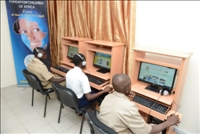 Ferkessédougou/ Don de Mme Dominique Ouattara - La  Première dame connecte le lycée moderne au monde