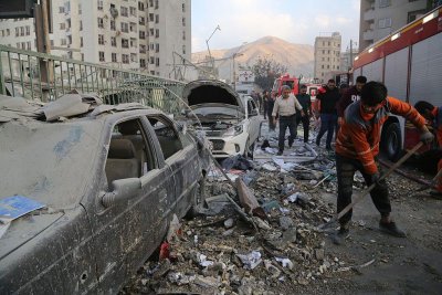 Israël cible les sites nucléaires et les commandants militaires de l'Iran