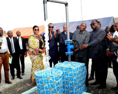 Eau potable : le Premier Ministre Amadou Gon Coulibaly met en service le château d’eau de Dondi pour desservir plusieurs villages