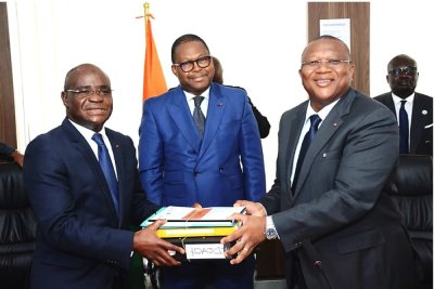 Economie numérique : Amadou Coulibaly passe les charges à Ibrahim Kalil Konaté