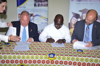 Education : l’école catholique du Centre-est du Canada offre des opportunités d’étude aux élèves et étudiants ivoiriens à travers la signature d’une convention