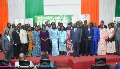 Éducation nationale : la transparence et la bonne gouvernance au centre de la rencontre entre la ministre Mariatou Koné et les responsables des COGES