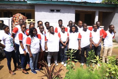 Elan de solidarité: des vivres et non-vivres offerts aux pensionnaires de la MACA