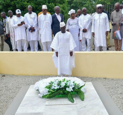 Élu président de l'assemblée nationale, Adama Bictogo sur les tombes de Hamed Bakayoko, Amadou Soumahoro et Gon Coulibaly