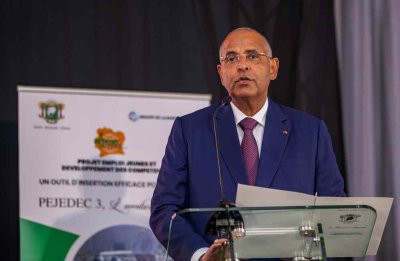Emploi jeunes : le Premier Ministre Patrick Achi lance la phase 3 du PEJEDEC devant favoriser l'insertion professionnelle de plus de 100 000 jeunes