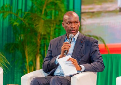 Emploi jeunes : les femmes représentent 53,8 % de l'effectif total des bénéficiaires de l'ensemble des dispositifs d'insertion