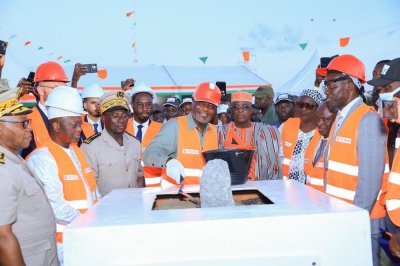 Energies renouvelables : la première pierre de la centrale photovoltaïque de Kong d'une capacité de production de 50 Mégawatts pour 380 000 ménages, posée