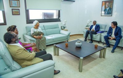 Entrepreneuriat : la ministre Nassénéba Touré, marraine de la 5e étape de la caravane de l’entrepreuneur de Kaydan consacrée aux élèves du lycée Sainte-Marie