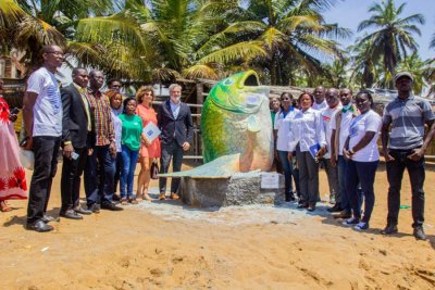Environnement : la statue d'un poisson géant artistique et écologique inaugurée  à la plage de Jacqueville