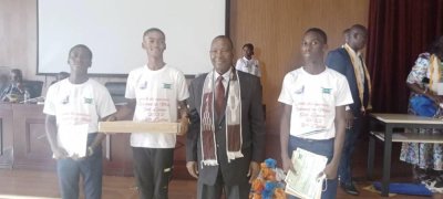 Excellence en milieu scolaire : Les meilleurs élèves du Sud-Comoé récompensés en présence du Pr Saliou Touré