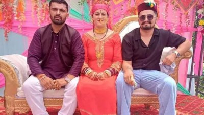 Une femme, deux époux : Un mariage polyandrique déclenche une tempête sur les réseaux sociaux en Inde