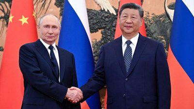 Le président russe Vladimir Poutine salue les relations « sans précédent » avec la Chine lors de pourparlers à Pékin