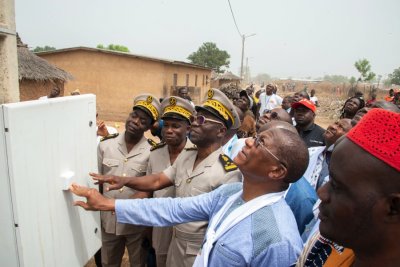 Fête de la lumière à Monongo : Bruno Koné salue les actions du président de la République en matière d’électrification