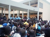 Université de Cocody-Non contents de leur ministre : Les étudiants séquestrent Cissé Bacongo