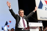 Élection présidentielle française 2017 / François Fillon et Emmanuel Macron : vous êtes priés de vous taire