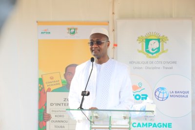 Foncier rural : le ministre Moussa Sanogo engage les populations de Ouaninou à saisir l'opportunité du PRESFOR pour sécuriser leurs terres