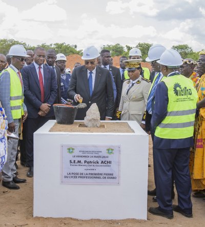 Formation professionnelle des jeunes : Le Premier Ministre Patrick Achi préside la cérémonie de pose de la première pierre du Lycée Professionnel de Diabo