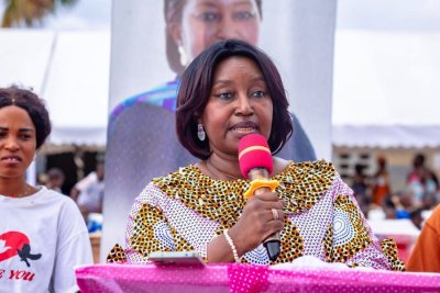Grand-Bassam/Rentrée scolaire: Me Linda Diplo fait don d’une cantine scolaire à l’EPP Petit-Paris