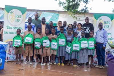 Samedi 1er octobre 2022. Les écoliers des villages de Dioligbi et Gnambouasso dans le département de Guitry ont reçu des présents de l'ONG Food For Kids