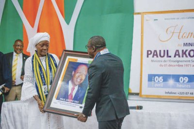 Hommage de la communauté éducative à Paul Akoto Yao / Mariatou Koné, ministre de l’Education nationale : « Avec lui, l’école ivoirienne avait atteint des performances jusque-là inégalées »
