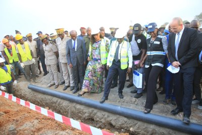 Hydraulique Urbaine -  Systemes complets: Le Ministre Bouaké Fofana a lancé les travaux de la première phase à Galebré