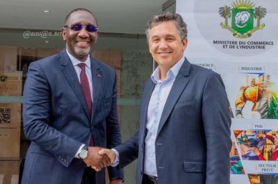 Industrie de l’acier : L’APACI fait don de deux véhicules au ministère du Commerce et de l’Industrie