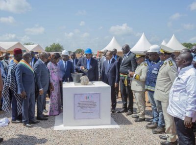 Infrastructures sanitaires : le Premier Ministre Patrick Achi pose les premières pierres du CHR de Ouangolodougou et de l'Hôpital Général de Kong 