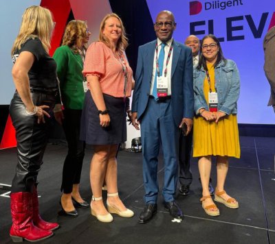 Innovation en matière de conseils d’administration et de gouvernance: Dr Traoré Bakari distingué Prix Modern Governance 100 à Houston