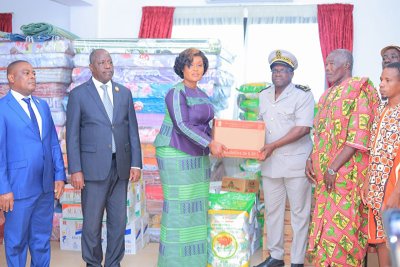 Inondations à Grand-Lahou : la ministre Belmonde Dogo assiste les populations sinistrées