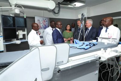 Institut de Cardiologie d'Abidjan: le ministre Pierre Dimba réceptionne un lot d'équipements de 10 milliards de FCFA d'une entreprise autrichienne