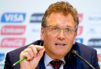 Le numéro 2 de la FIFA relevé de ses fonctions