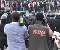 Carte nationale de journaliste professionnel: la Commission paritaire exige des documents complémentaires pour la presse en ligne