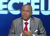 Le candidat Konan Kouadio Siméon (KKS) fait du ‘’corps-à-corps’’ avec les électeurs de Dabou