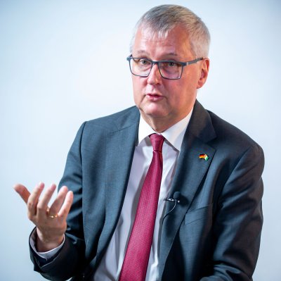 Côte d'Ivoire/ Enseignement professionnel : l'UE va co-financer l'introduction des filières de formation dans le secteur de l'énergie photovoltaïque ( Diplomate)